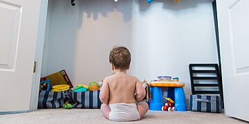 Les piles bouton envoient plus d’enfants aux urgences – voici comment assurer la sécurité des enfants