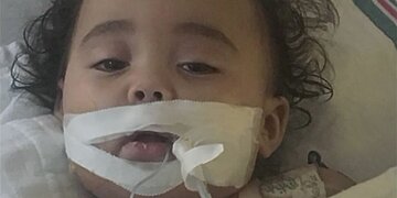 Une pile bouton a creusé un trou dans l’œsophage d’un tout-petit et ses parents partagent leur histoire effrayante