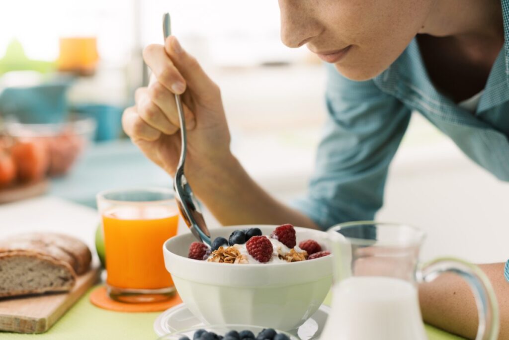 6 Meilleurs aliments pour le petit-déjeuner pour perdre du ventre et ralentir le vieillissement 6 Meilleurs aliments pour le petit-déjeuner pour perdre du ventre et ralentir le vieillissement