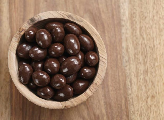 amandes enrobées de chocolat