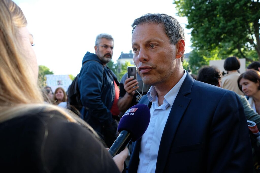 Un professionnel partage un témoignage poignant sur la maniaco-dépression Un professionnel partage un témoignage poignant sur la maniaco-dépression