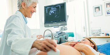 L’intelligence artificielle révolutionne l’échographie prénatale pour le suivi mère-enfant