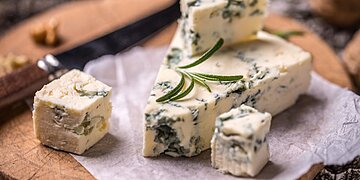 Roquefort et cholestérol : quelles précautions prendre ?