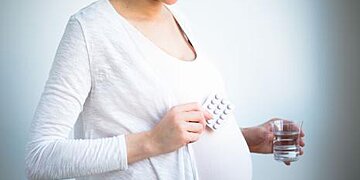 L’ANSM met en garde contre l’abus d’AINS chez les femmes enceintes, une situation inquiétante