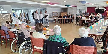 Les résidents du foyer du Petit Jer fêtent leurs anniversaires avec des chants et de délicieuses douceurs