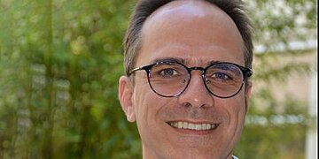 Le professeur Jean-Christophe Corvol, neurologue, insiste sur l’urgence de ralentir Parkinson