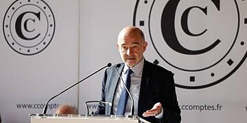 La Cour des comptes suggère moins de revalorisations et plus de contrôles pour économiser 20 milliards d’ici 2029