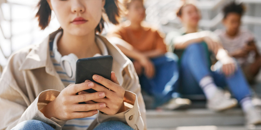 Un jeune sur trois se tourne vers les réseaux sociaux pour s’informer sur sa santé mentale