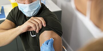 Quels sont les soupçons concernant le vaccin et les décès ?