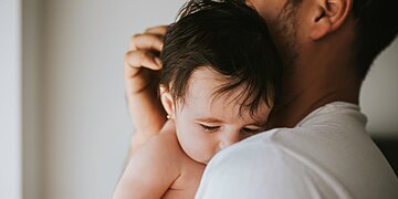 La santé mentale des pères : un poids ignoré influençant le bien-être des enfants