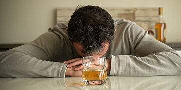 Santé : quels effets d’une consommation excessive d’alcool sur le cerveau ?